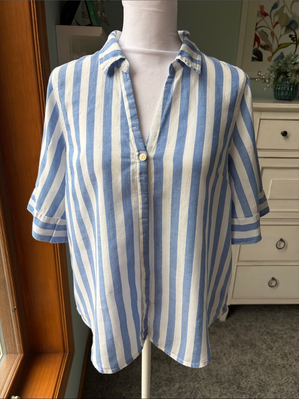 J. Crew Light Blue White Vertical Striped V-Neck Button Short Sleeve Top XS